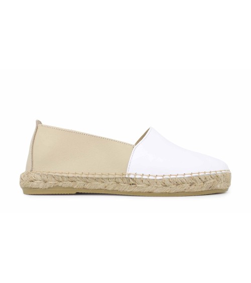 CLOSED-TOE FLAT ESPADRILLE IN MIXED LEATHER