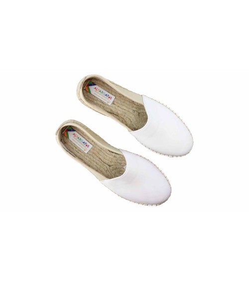 CLOSED-TOE FLAT ESPADRILLE IN MIXED LEATHER