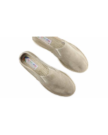 ALPARGATA FECHADA COM ELÁSTICOS EM SERRAGE