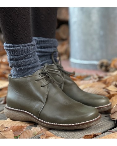 LEATHER BOOT WITH SHEARLING