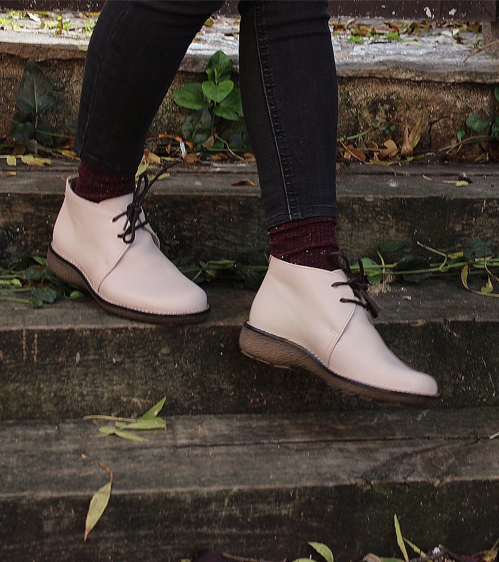 BOTÍN DE PIEL CON BORREGO