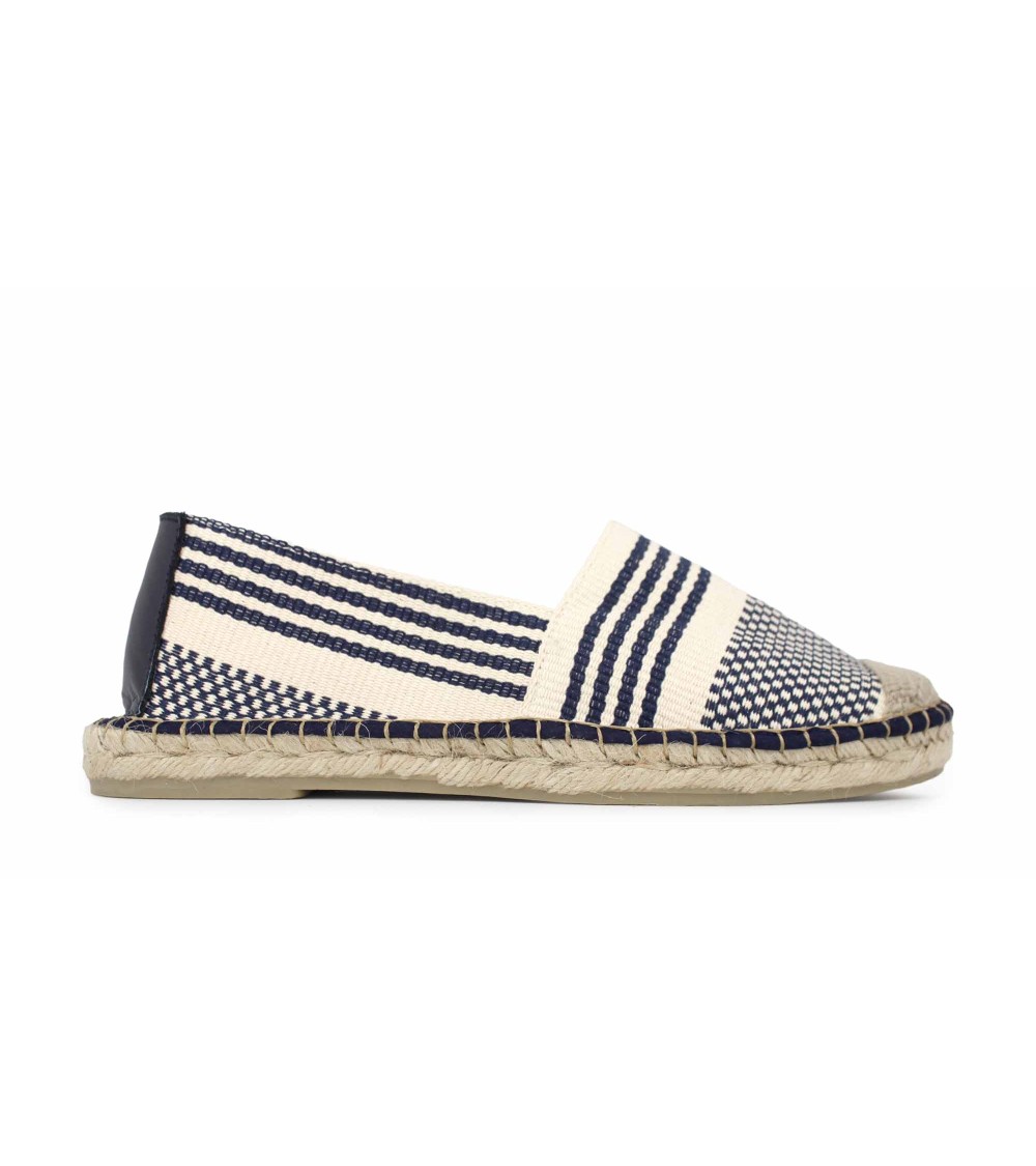 CLOSED ESPADRILLE IN STRIPED CANVAS