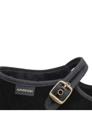 SAPATOS MARYER DE VELUDO COM FIVELA