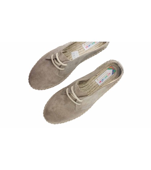 ESPADRILLE PLATE AVEC CORDONS EN DAIM